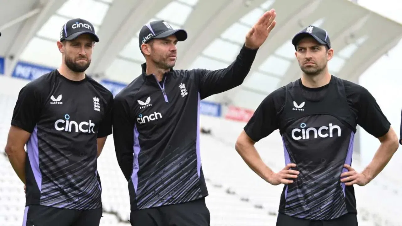 Chris Woakes and James Anderson