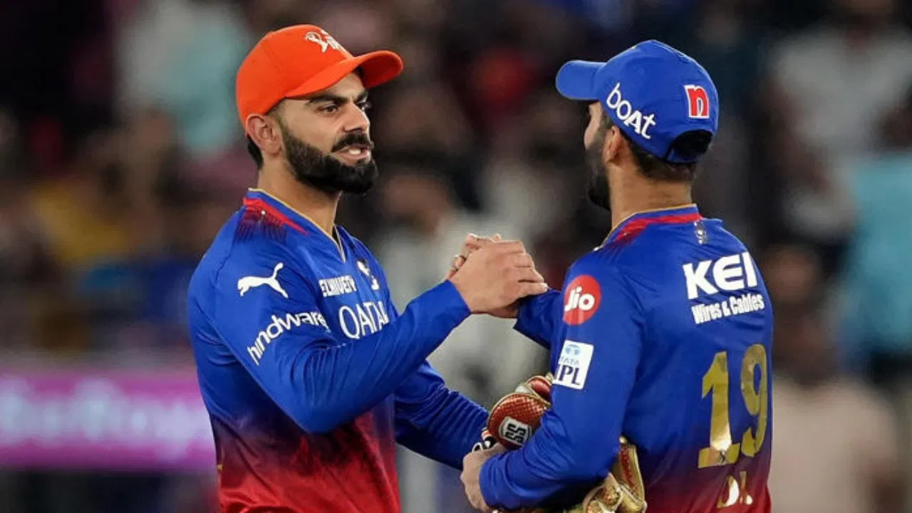 Virat Kohli and Dinesh Karthik