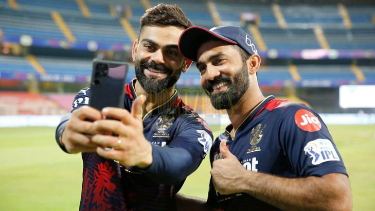 Virat Kohli and Dinesh Karthik