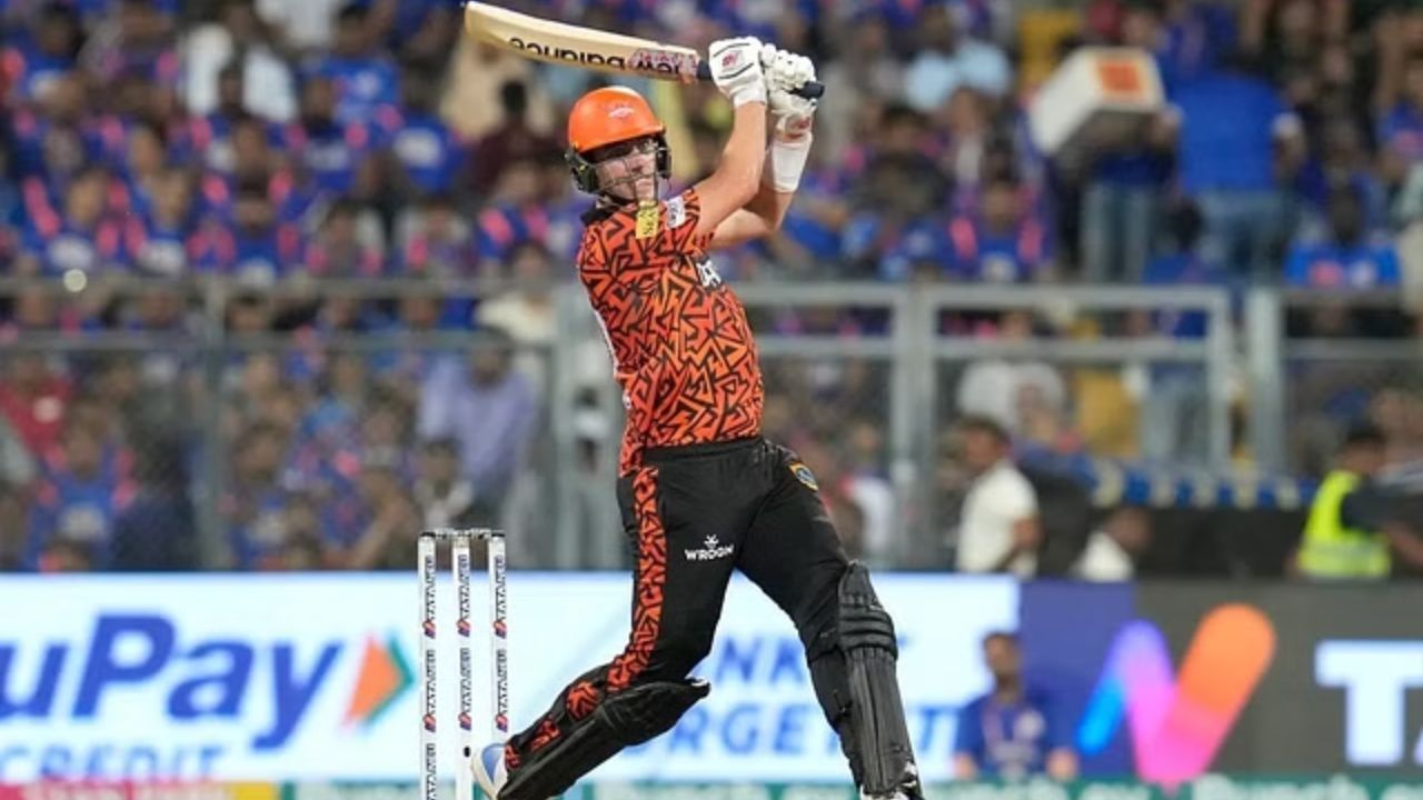 Pat Cummins bats for SRH