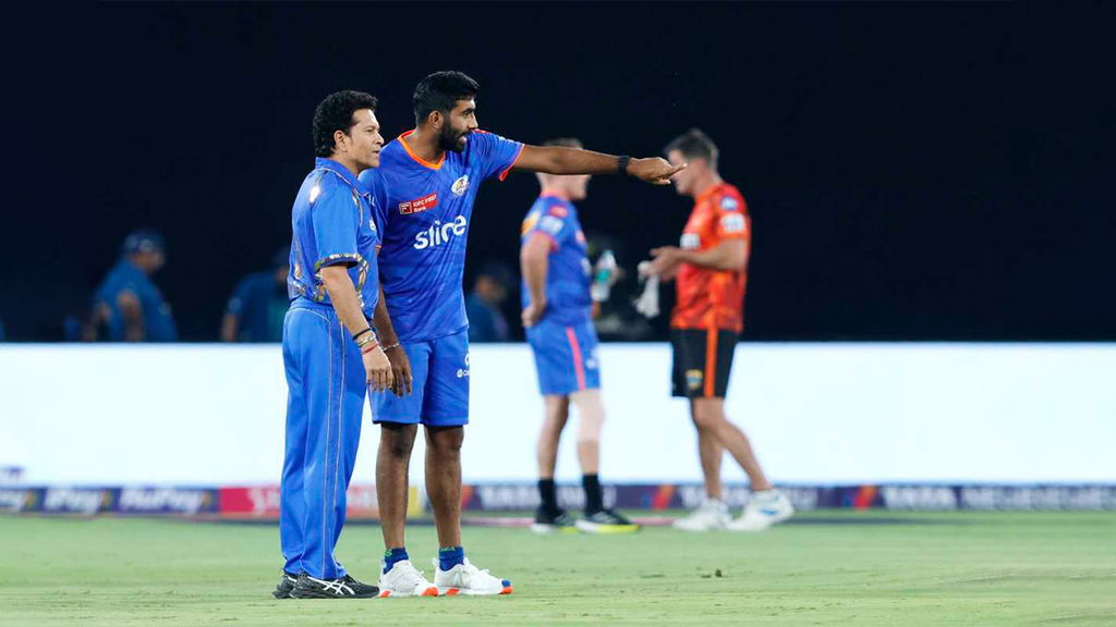 Jasprit Bumrah And Sachin Tendulkar Have A Chat In Hyderabad