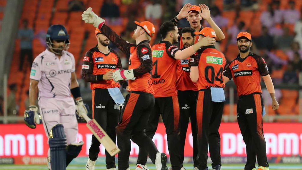 Bhuvneshwar Kumar Dismissed Wriddhiman Saha In The First Over