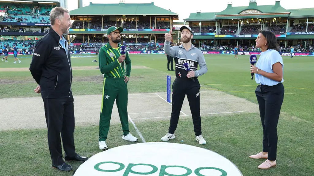Kane Williamson Flicks The Coin Babar Azam Called Wrong And New Zealand Opted To Bat