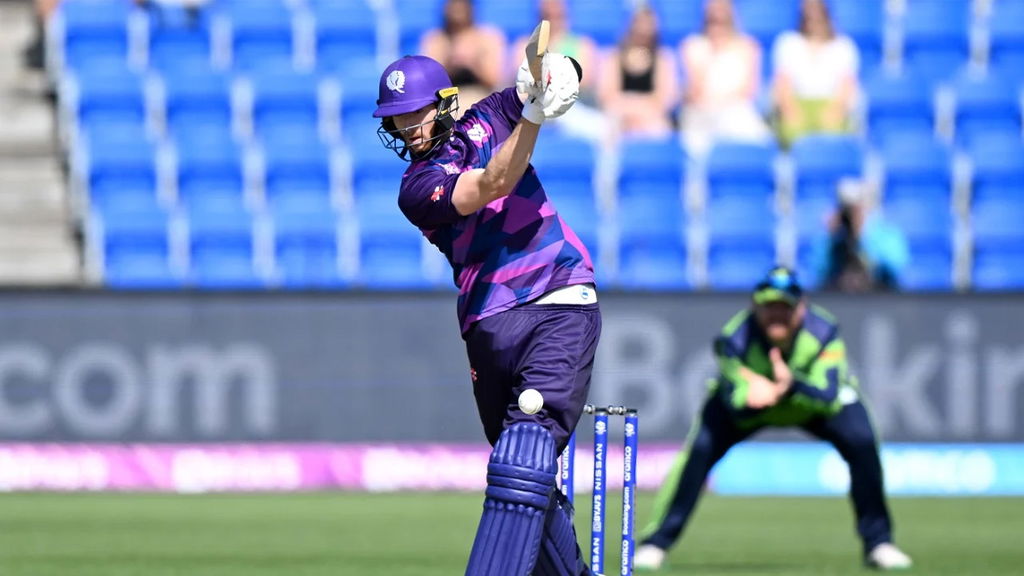 Michael Jones Made A 55 Ball 