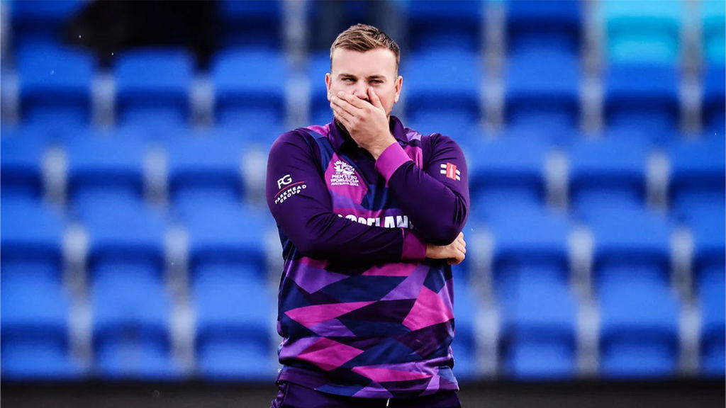 Mark Watt Looks OnMark 