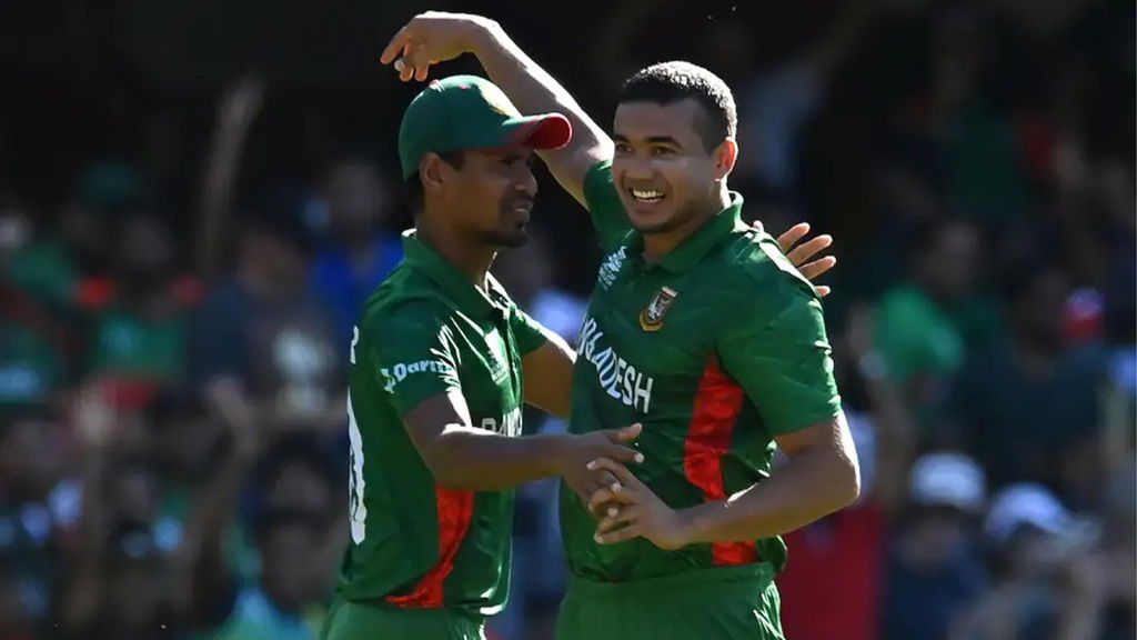 Taskin Ahmed And Mustafizur Rahman Picked Up Two Wickets Each In The Powerplay