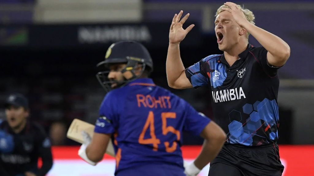 Ruben Trumpelmann Reacts As A Chance Off Rohit Sharma Goes Down