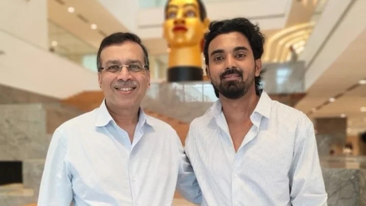 LSG owner Sanjiv Goenka and KL Rahul