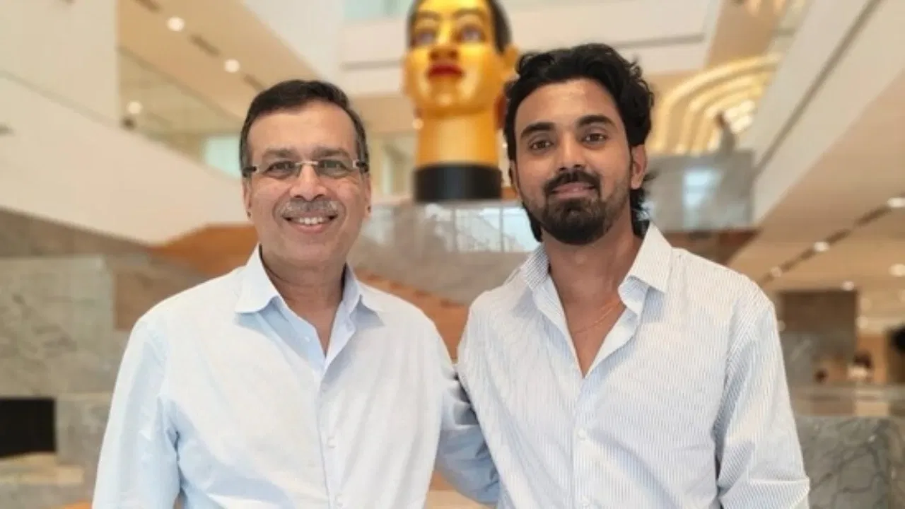 LSG owner Sanjiv Goenka and KL Rahul