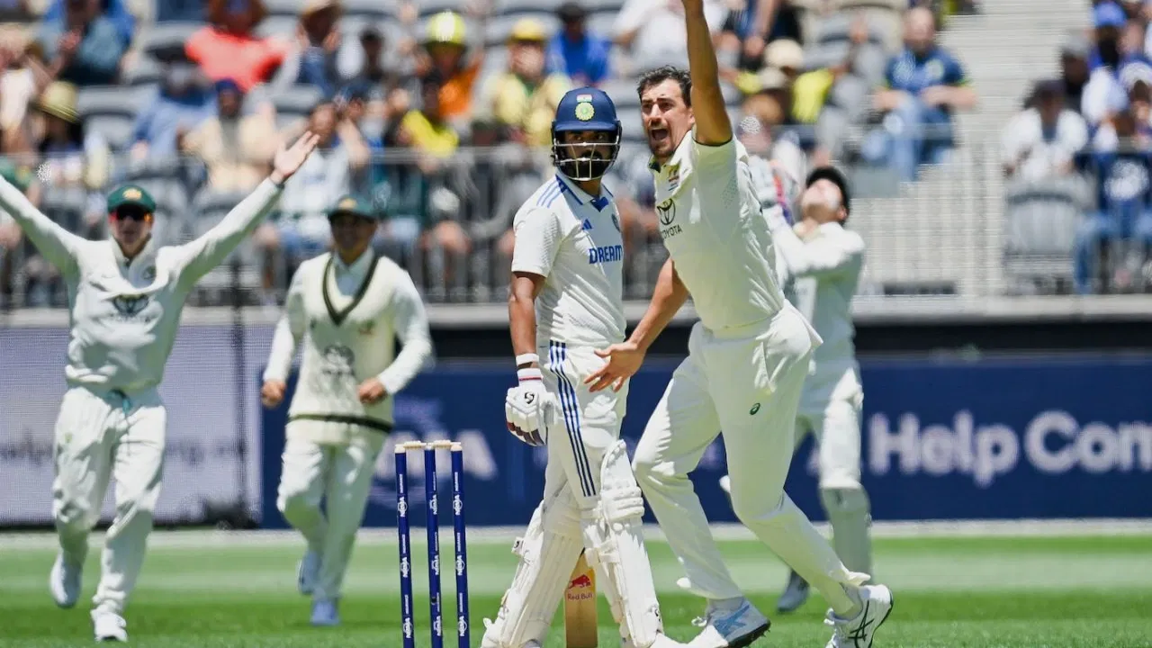 Mitchell Starc and KL Rahul