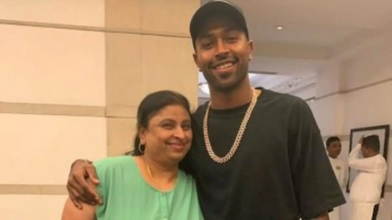 Hardik Pandya Mother