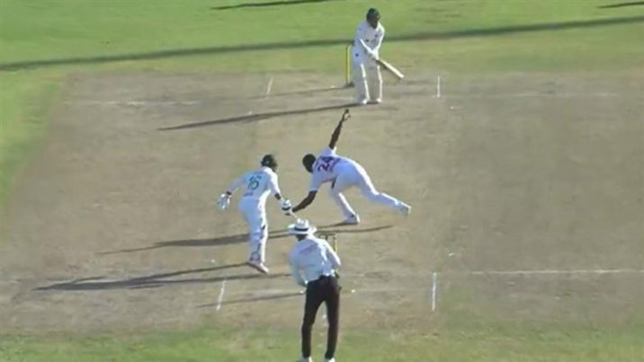 Kemar Roach