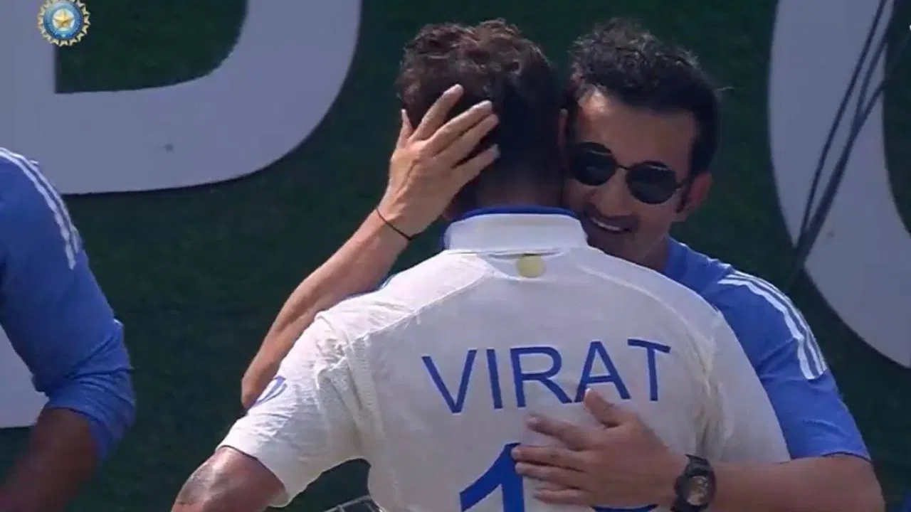 Virat Kohli Hugs Gautam Gambhir