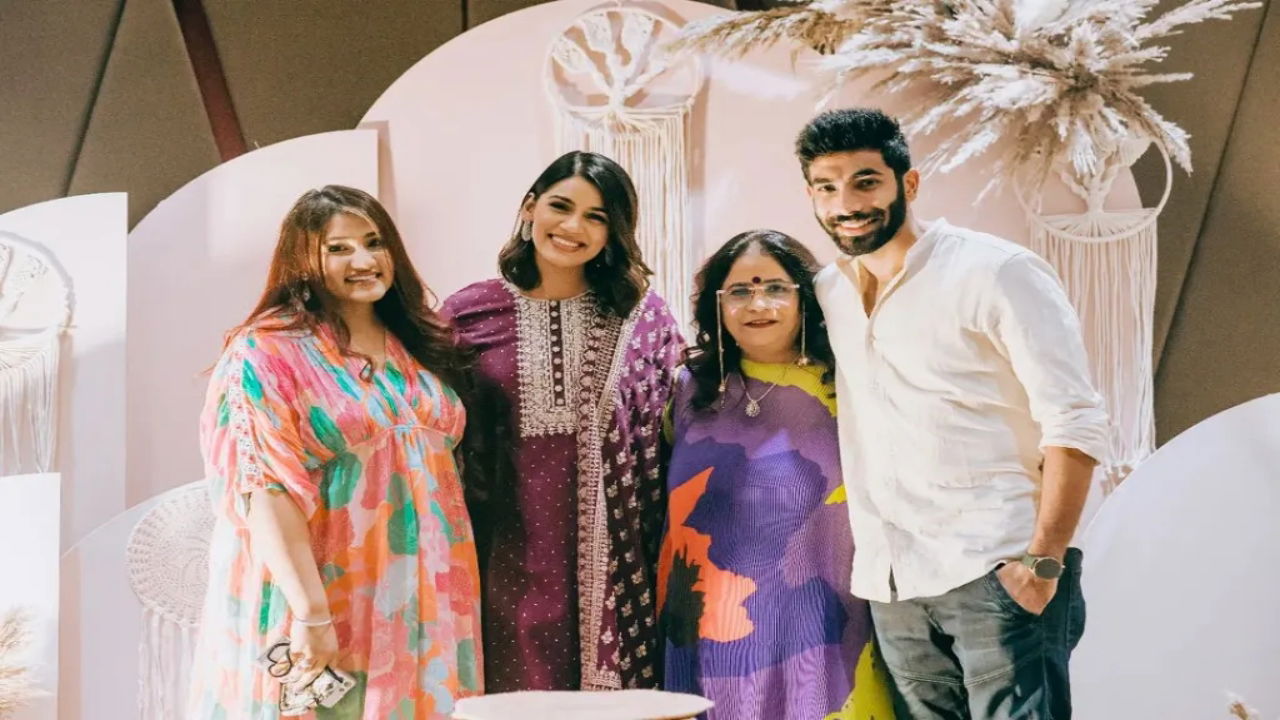 Jasprit Bumrah Family Image