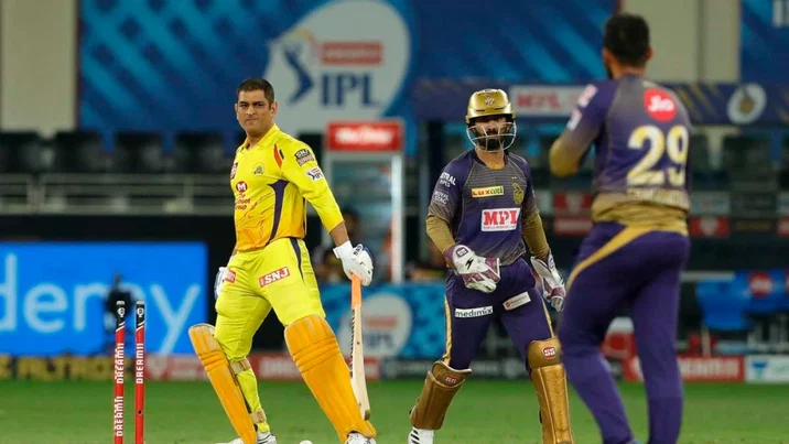 Varun Chakravarthy and MS Dhoni