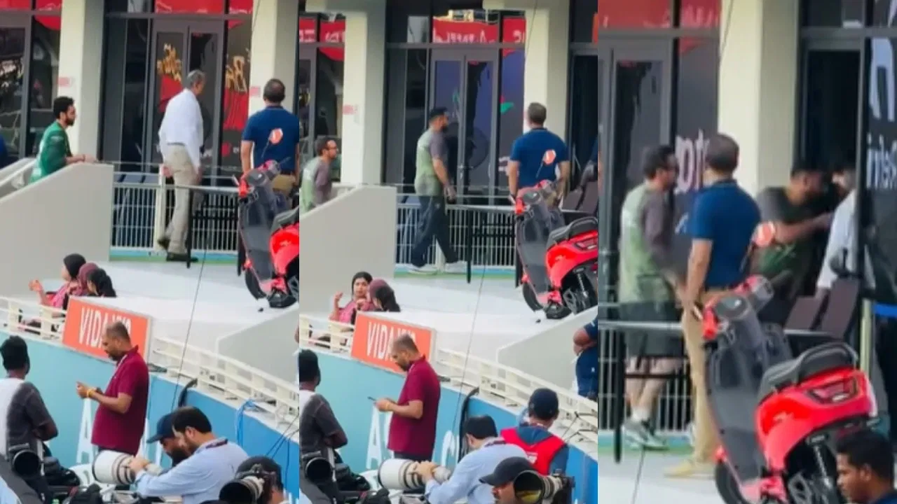 Mike Hesson and Salman Ali Agha enter Indian dressing room