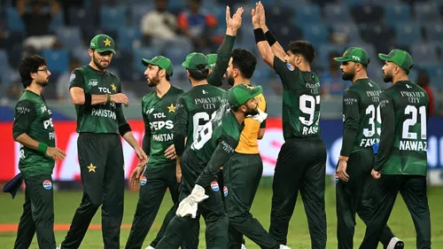 PCB cracks down on Pakistan players