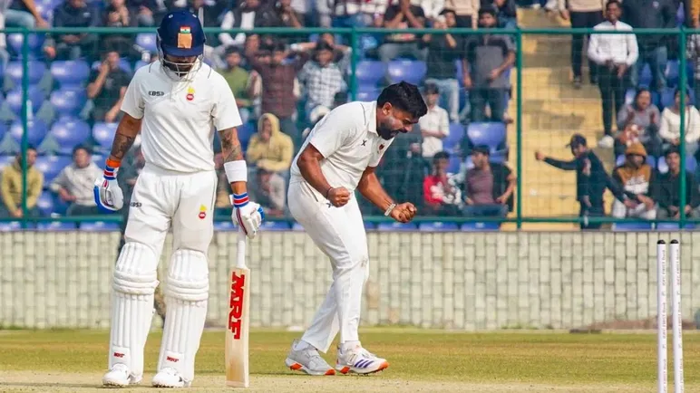 Virat Kohli, Himanshu Sangwan