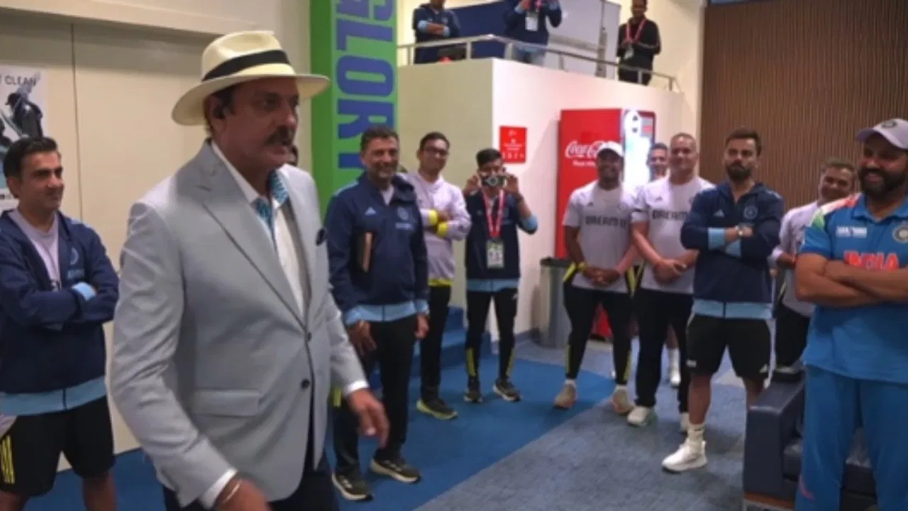 Ravi Shastri in Indian dressing room