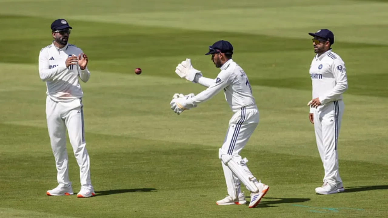 Dhruv Jurel ignored by Indian teammates