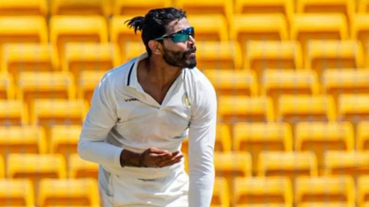 Ravindra Jadeja in Ranji Trophy action