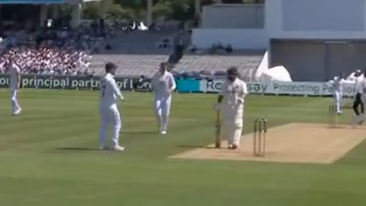 Rishabh Pant and Ben Duckett