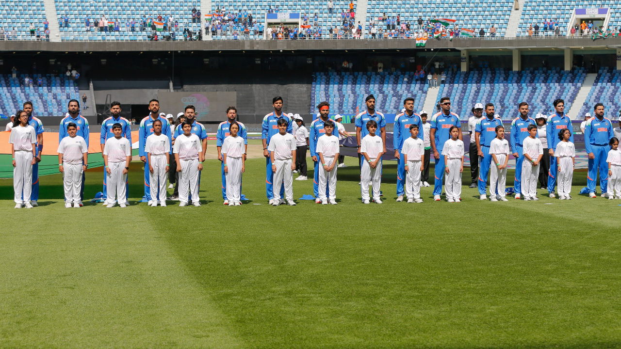 Shubman Gill, Rishabh Pant with Team India