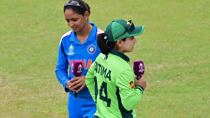 India vs Pakistan India Pakistan Handshake Snub Continues In World Cup Harmanpreet Kaur 2