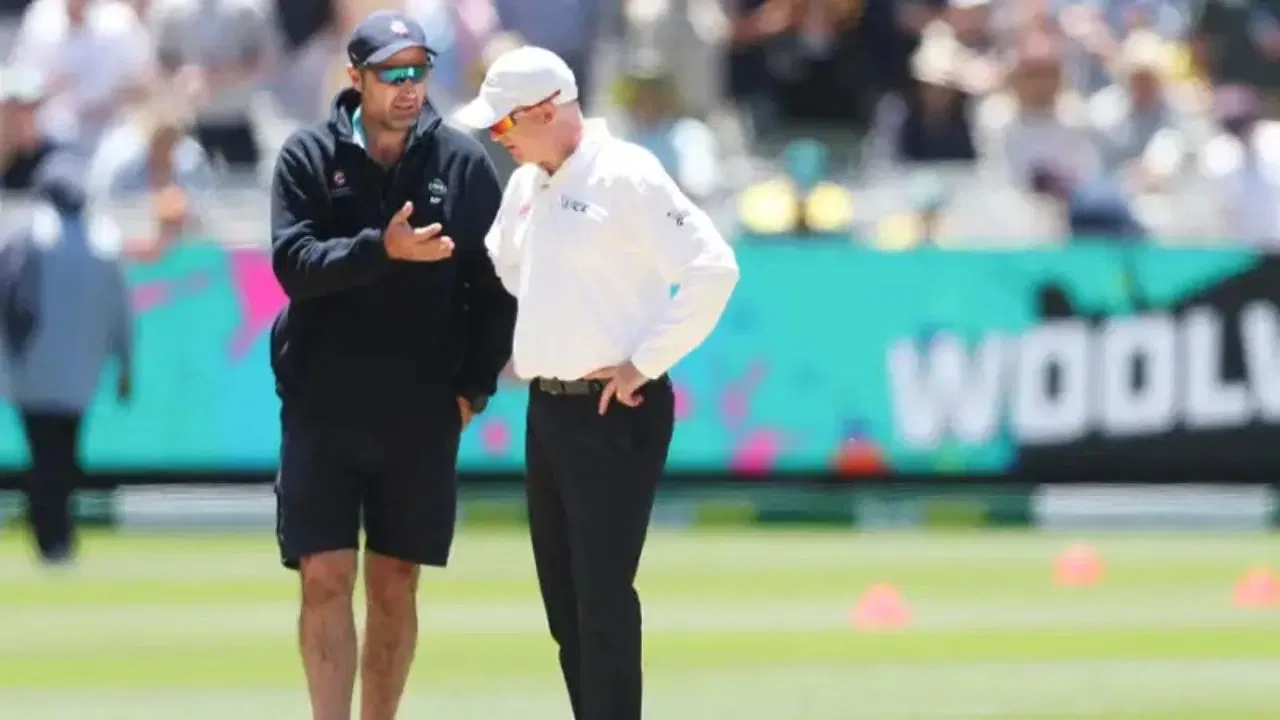 MCG Groundsman Matt Page Speaks To The Fourth Umpire
