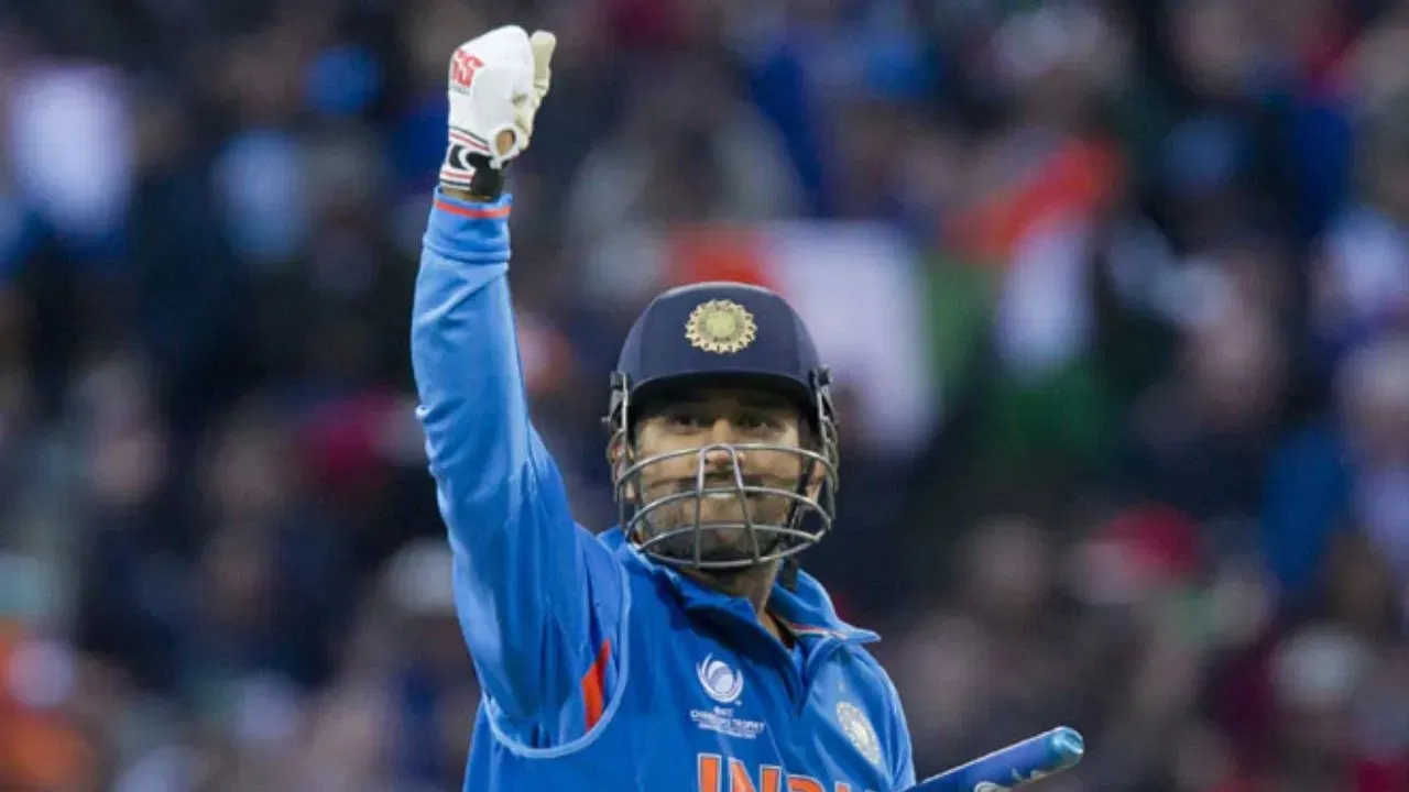 MS Dhoni In Champions Trophy 2013 Final