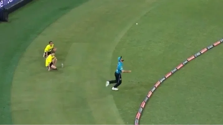 Michael Neser Completes His Bunny Hop Catch - MCC