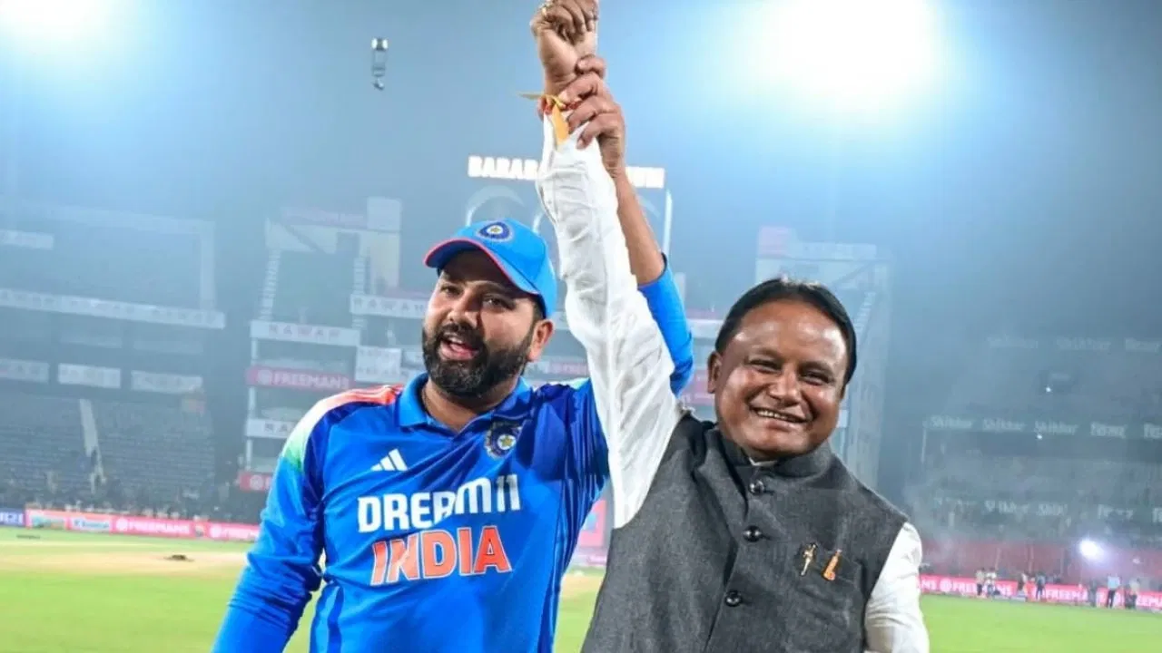 Odisha CM Mohan Charan Majhi With Captain Rohit Sharma