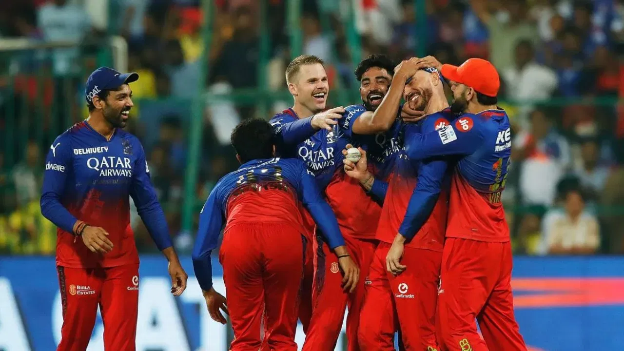 RCB Team Celebrate A Wicket