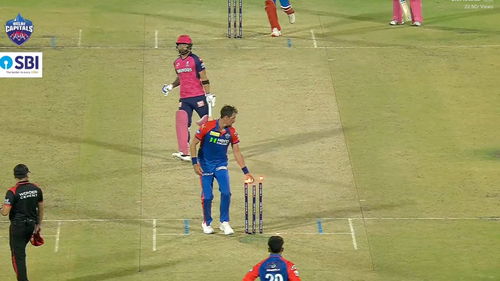 Riyan Parag Run Out By Mitchell Starc