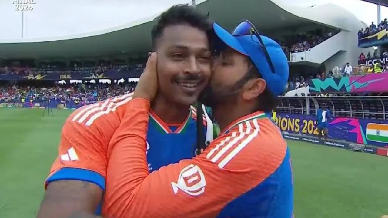 Rohit Sharma Kisses Hardik Pandya