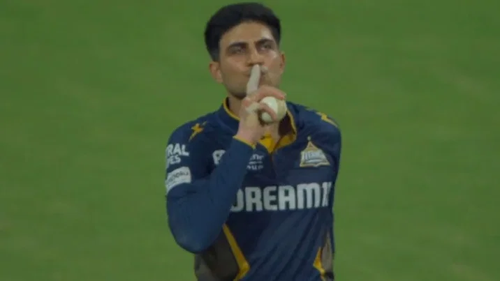 Shubman Gill Silences Crowd In Mumbai