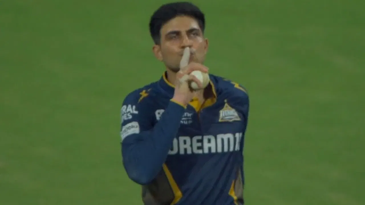 Shubman Gill Silences Crowd In Mumbai