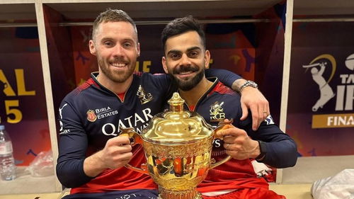 Phil Salt and Virat Kohli