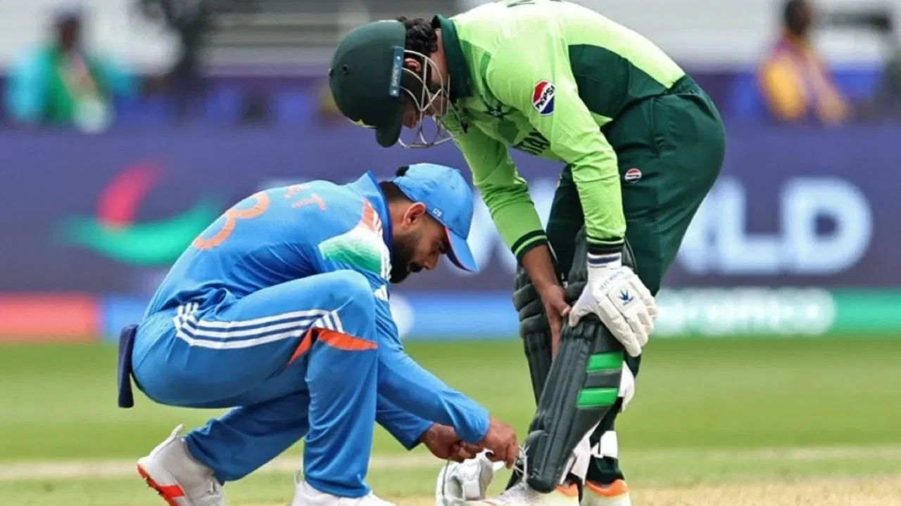 Virat Kohli Ties Naseem Shah Shoelaces