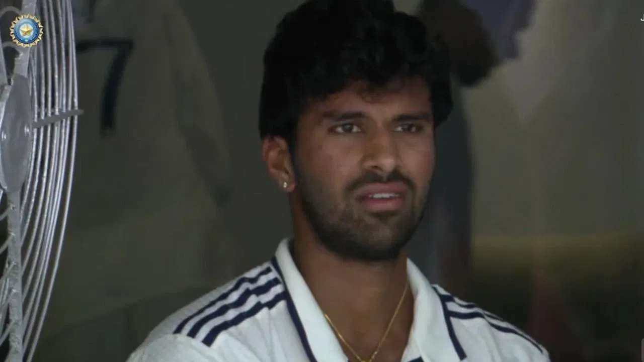 Washington Sundar Cries Like A Kid In Dressing Room After Indias Loss In Kolkata Test Vs SA