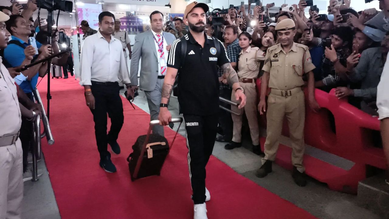 Virat Kohli reaches India amid Test crisis against South Africa