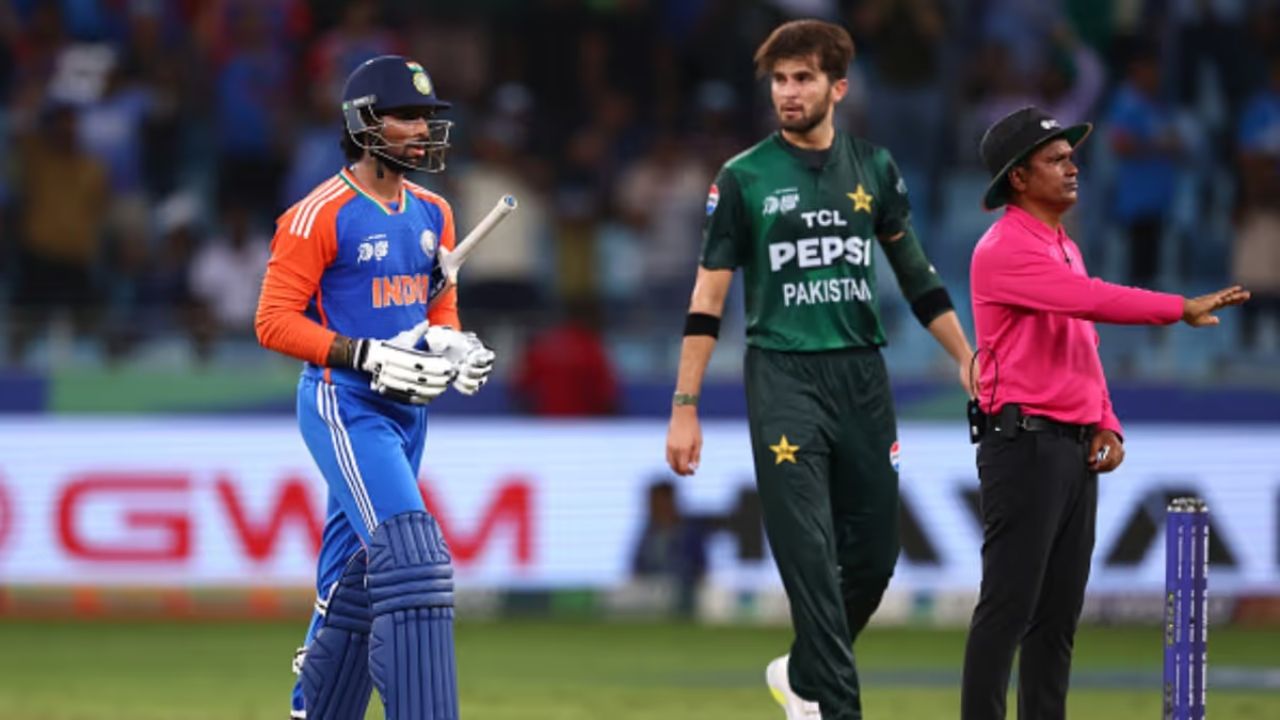 Shaheen Afridi left red-faced by Former Indian star's massive praise for Indian batter