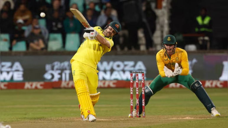 [Watch] Travis Head hits a long ball off Aiden Markram - Ball goes flying off to the clouds