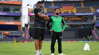 Courtney Walsh named Zimbabwe bowling coach