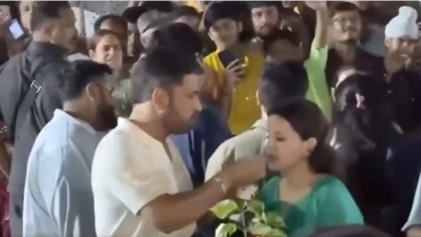 MS Dhoni with Sakshi