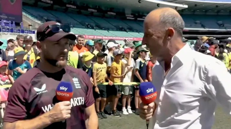 Brendon McCullum and Nasser Hussain