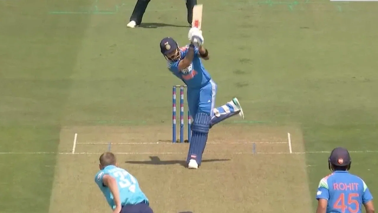 Virat Kohli create history surpasses Rahul Dravid and Sachin Tendulkar in 2nd ODI vs England
