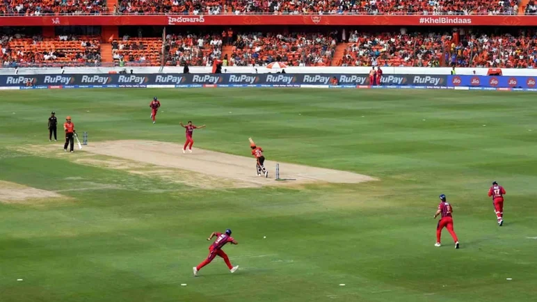 SRH hit historic low after humiliating 35/4 in 10 overs vs LSG in IPL 2026