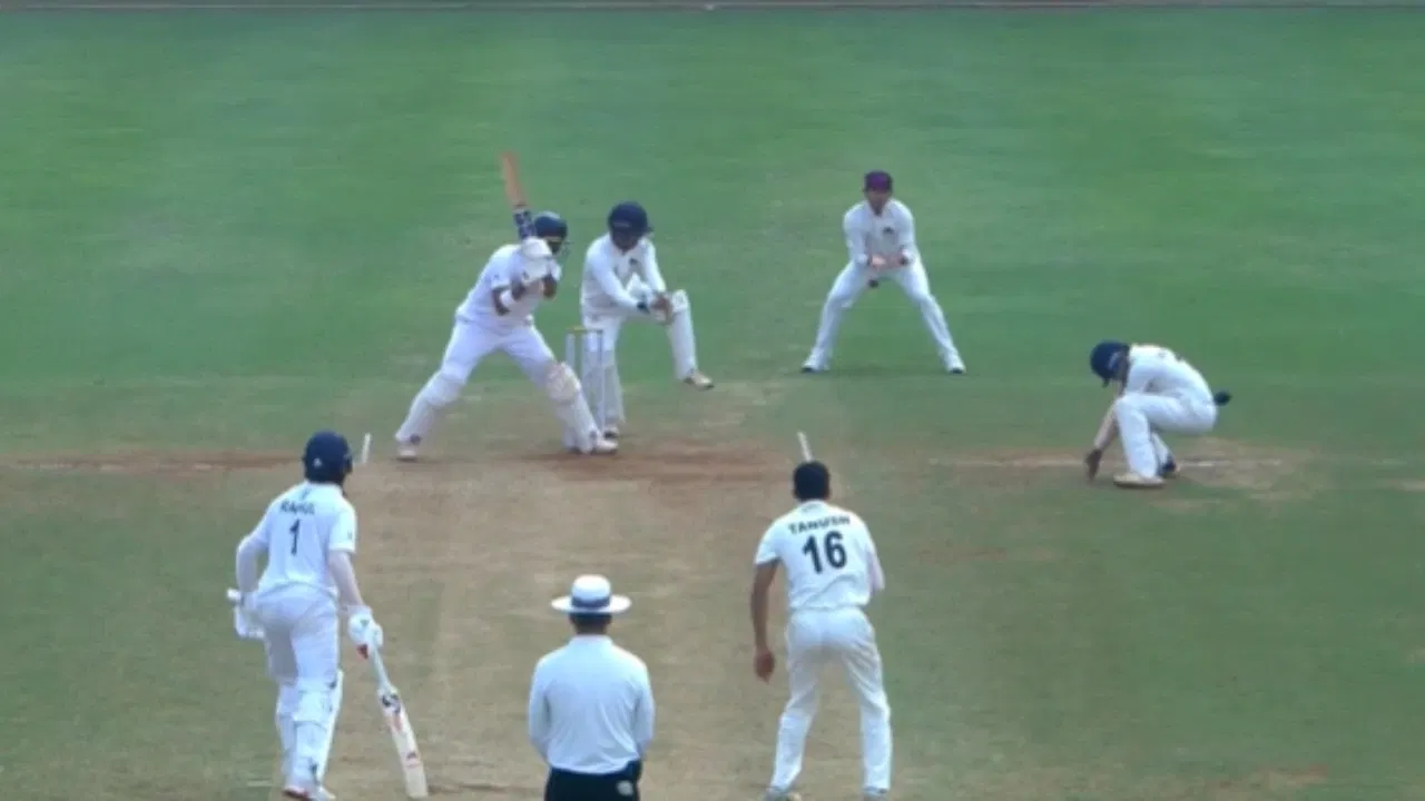 Yashasvi Jaiswal takes one-handed catch to dismiss Devdutt Padikkal