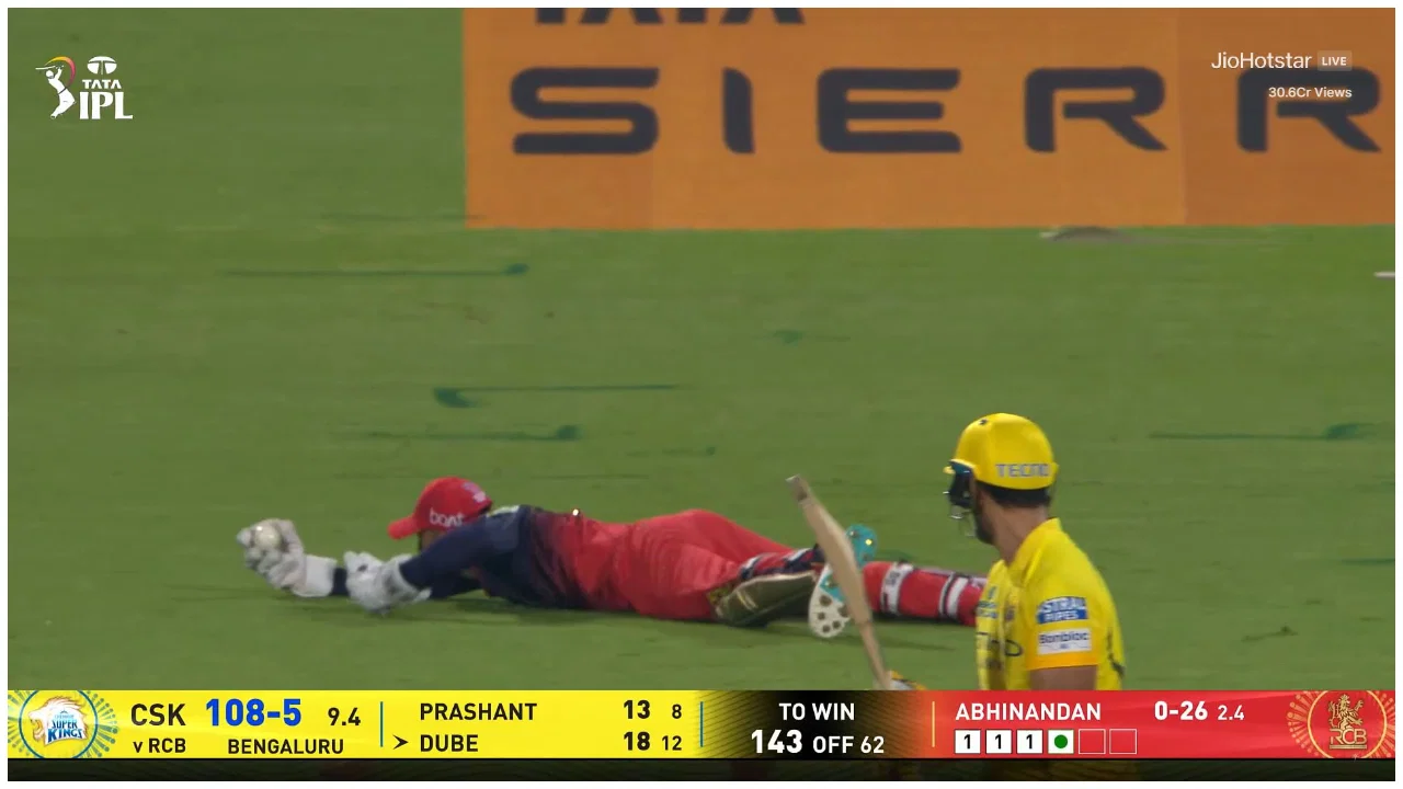 Jitesh Sharma takes an excellent catch to dismiss Shivam Dube in RCB vs CSK clash Jitesh Sharma takes an excellent catch to dismiss Shivam Dube in RCB vs CSK clash
